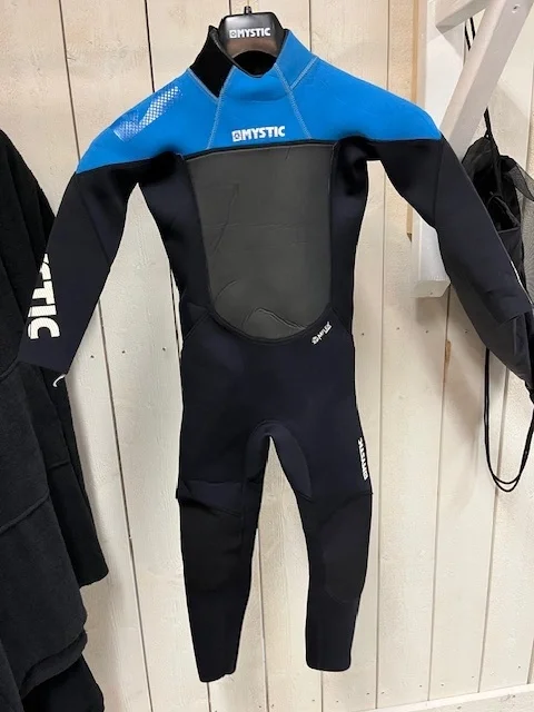 Mystic Star Fullsuit 3/2mm Bzip Flatlock Kids Black XL /128 (Begagnad) Lägg i varukorgen