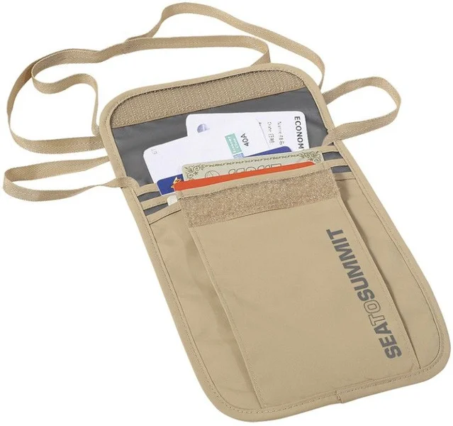Begränsad tid Travelling Light Neck Pouch Standard 3 Sand
